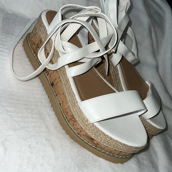 Truffle collection Elegant White Women's Sandals size 6 - Picture 2 of 6